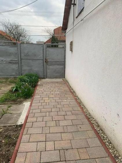 Inchiriez casa in Deta recent renovata - 9