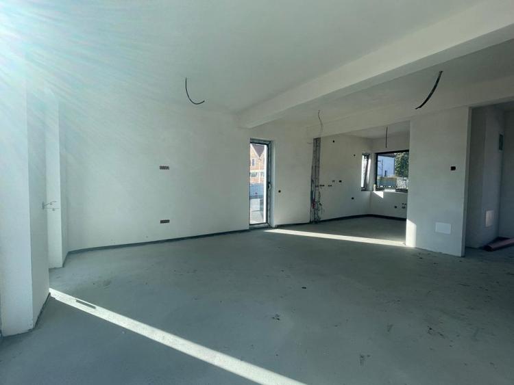 Proiect nou! Duplex de vanzare, 5 camere, Buna Ziua - 12