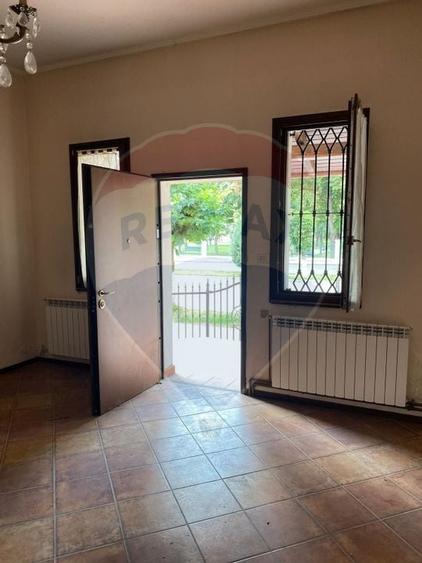 Casa / Vila cu 5 camere de vanzare in zona Central - 8