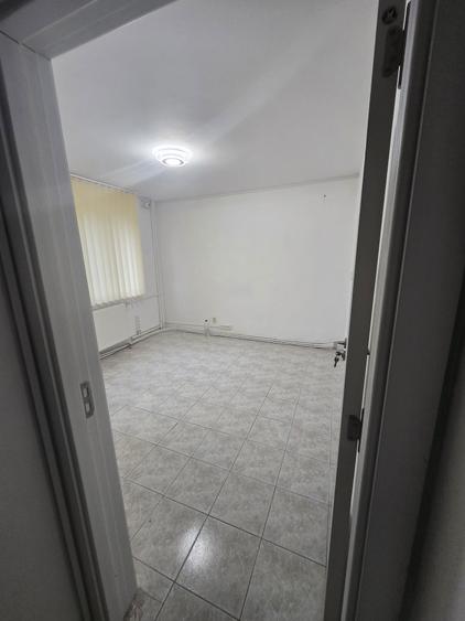 Ap 3 camere spatiu comercial in acte - 4