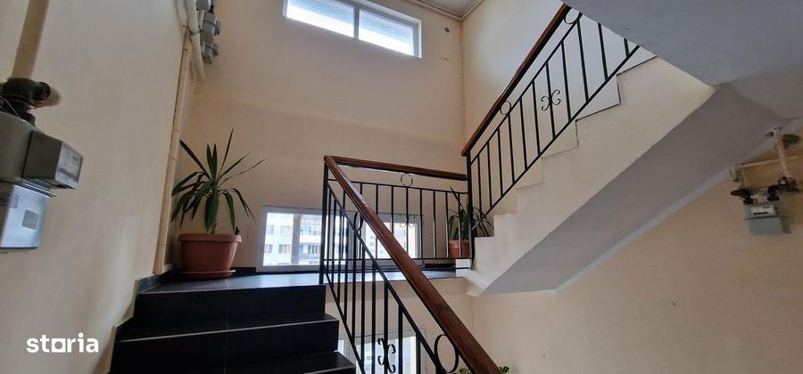 DIRECT PROPRIETAR ! AP 4 camere ,la mansarda, zona Bdul Mihai Viteazu - 4