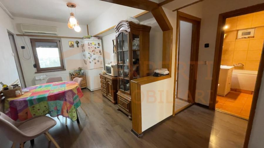 Apartament 3 camere de vanzare, situat in zona Tomis II - Constanta - 6