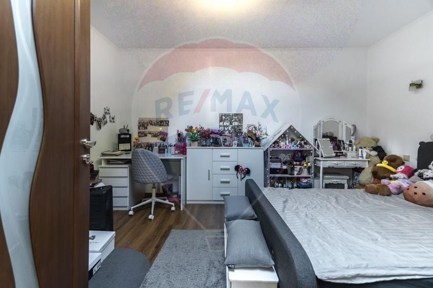 CASA COMPUSA DIN 2 APARTAMENTE, SCHEII BRASOVULUI| COMISION 0 - 8