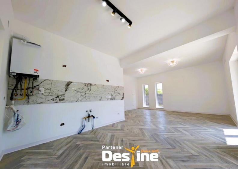 Casa cu 3 camere in Visan aproape de transport, 2 bai, curte - 5