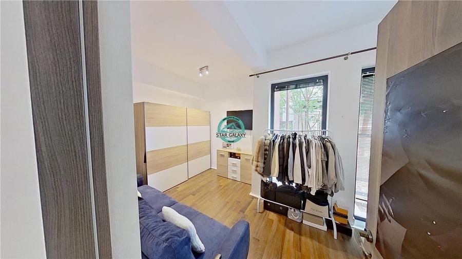 Vand apartament cu 4 camere in Vila, 2 bai, teren privat 114mp, str Papiul Ilari - 11