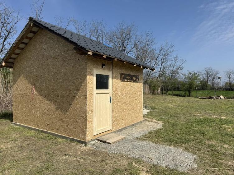 Vand teren cu o casa si o cabanuta - 3