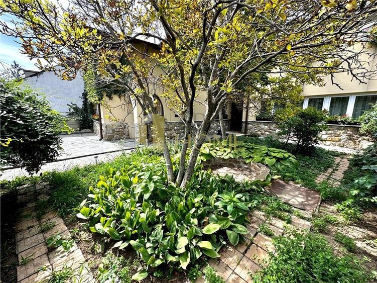 Vanzare casa 6 camere, in Ploiesti, zona centrala - 4