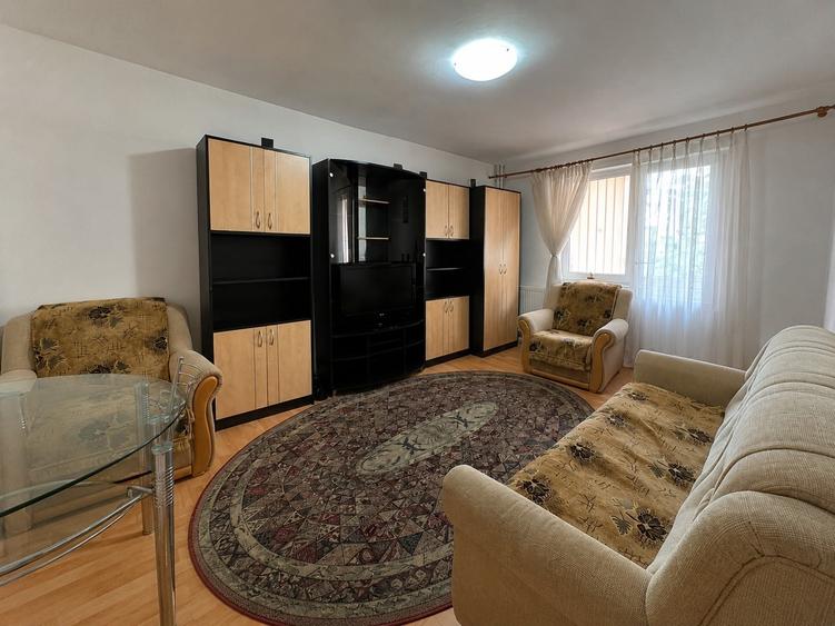 Apartament 3 camere decomandate | Astra | Etaj 1 | Zonă excelentă - 1