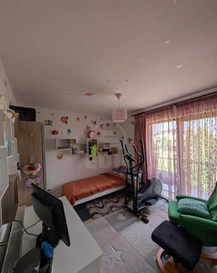 De vanzare casa tip duplex in Flore?ti, intr-o zona exclusiv de case ! - 3