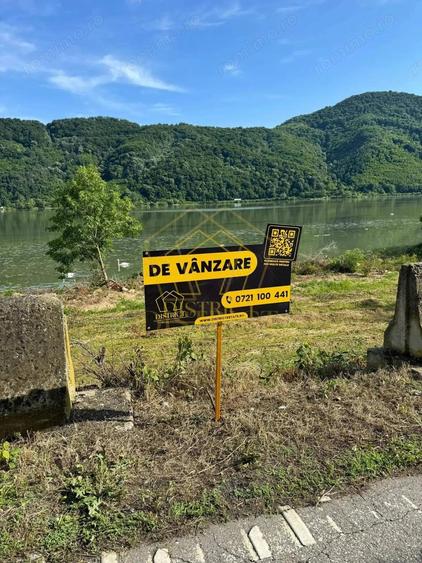 Teren intravilan cu iesire la Dunare | Clisura Dunarii - 1