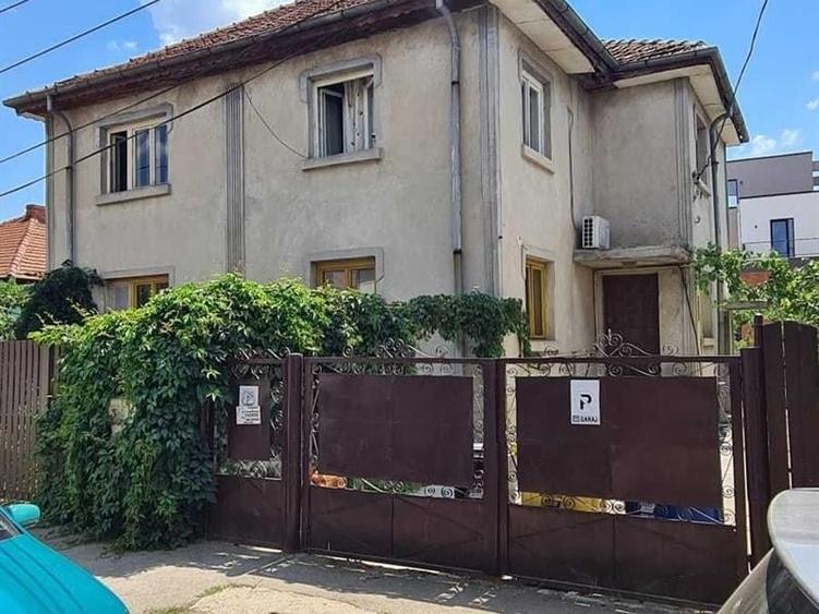 Casă individuală cu 5 camere cu Teren 430 Mp în Ultracentral
