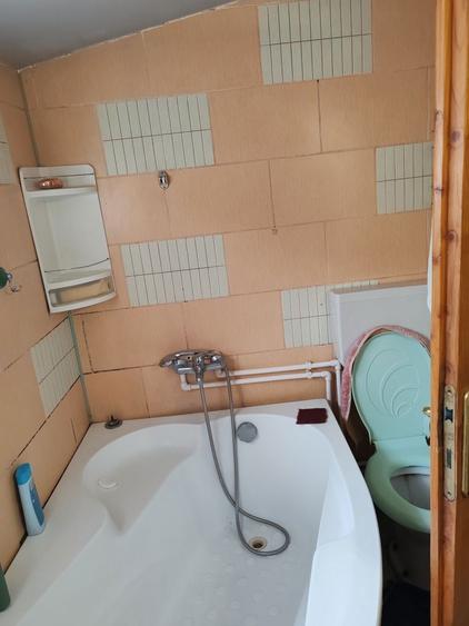 Inchiriez apartament in casa - 6