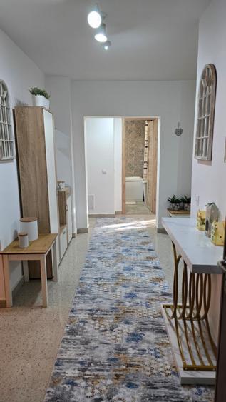 De închiriat apartament 3 camere Bulevard Decebal  metrou munci - 2