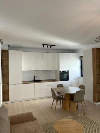 Apartament cu 3 camere decomandat, mobilat în Pantelimon