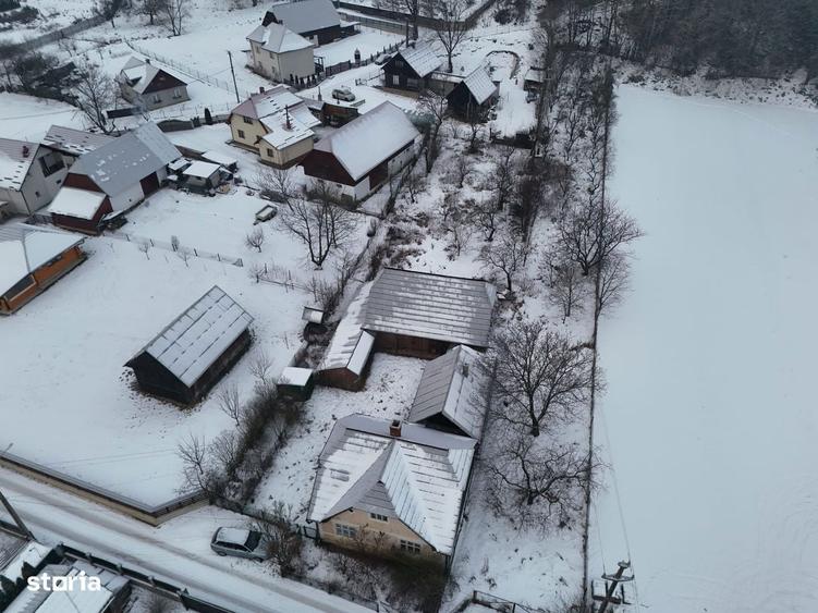 Casa De Vanzare + Anexe 2500 Mp / Putna - 9