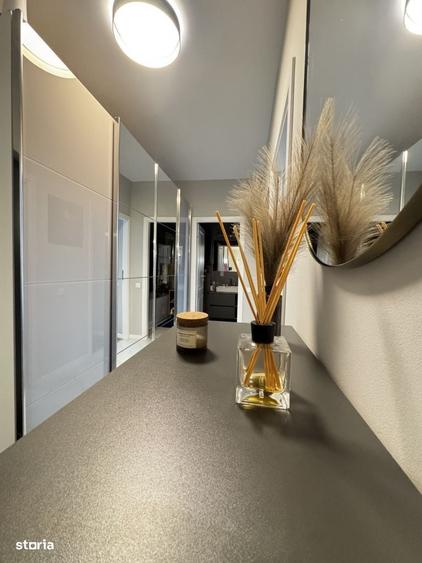 Apartament cu 3 camere semidecomandat în Florești