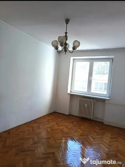 Apartament cu 3 camere decomandat în George Enescu