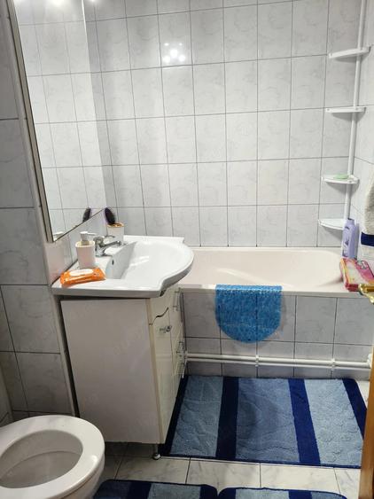 Apartament cu 2 camere decomandat în Rovine