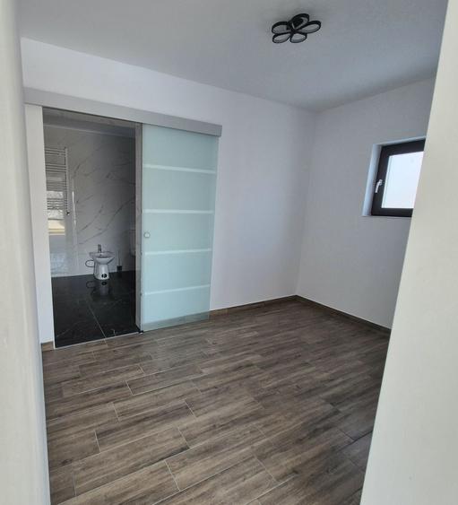 Casă cu 4 camere în Bucium