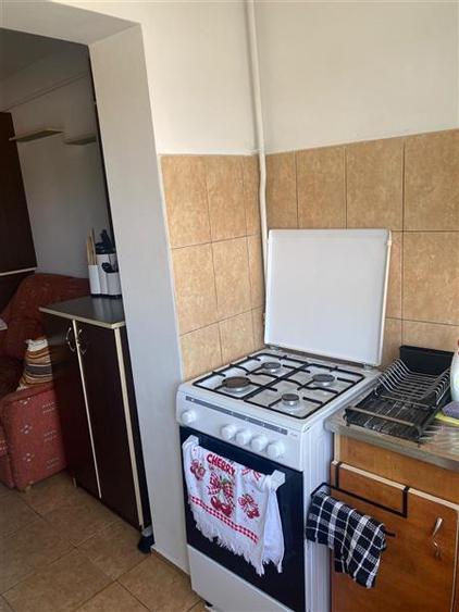 Garsonieră decomandată, mobilată în Aeroport