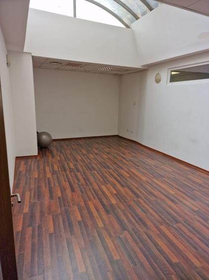 Birou, de 30 mp, în Badea Cârțan