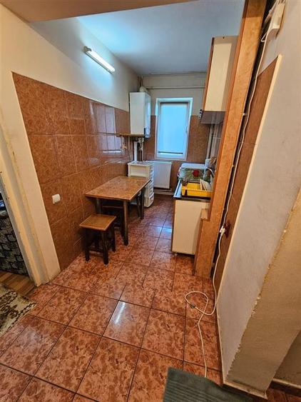 Apartament cu 2 camere semidecomandat în Hipodrom