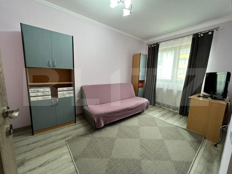 Apartament cu 2 camere semidecomandat, mobilat în Florești