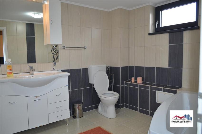 Casă cu 6 camere cu Teren 1003 Mp în Nazna