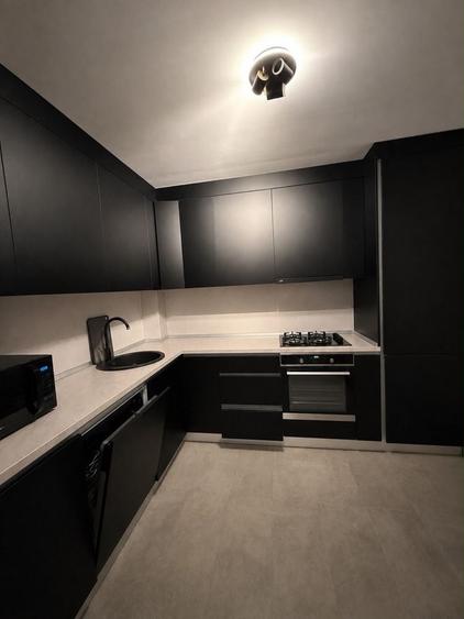 Apartament cu 3 camere decomandat în Titan