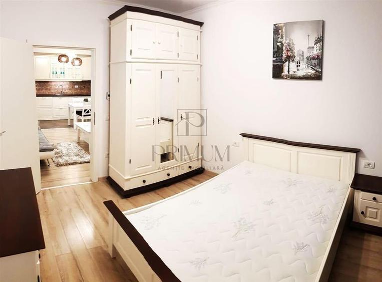 Apartament cu 3 camere decomandat, mobilat în Aradului