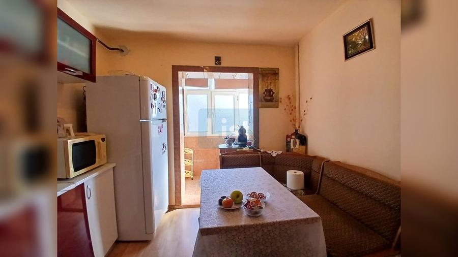Apartament cu 3 camere decomandat în Lăpuș