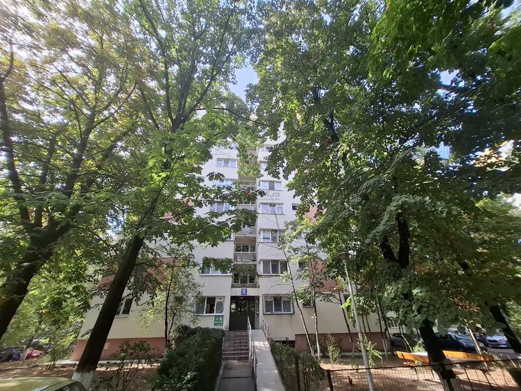 Apartament cu 2 camere decomandat, mobilat în Basarabia