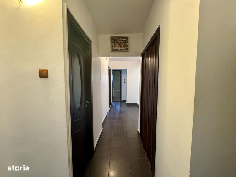 Apartament cu 3 camere decomandat, mobilat în Soarelui