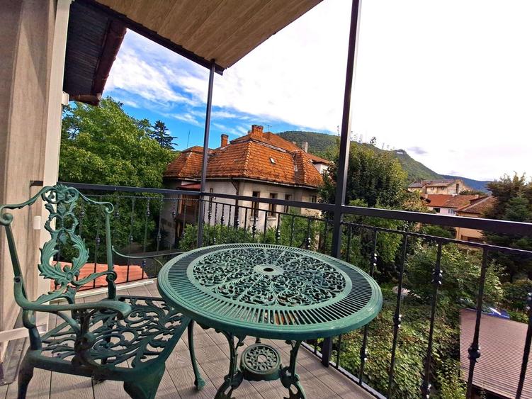 Apartament cu 2 camere, priveliște superbă spre Tâmpa, zonă centrală - 1