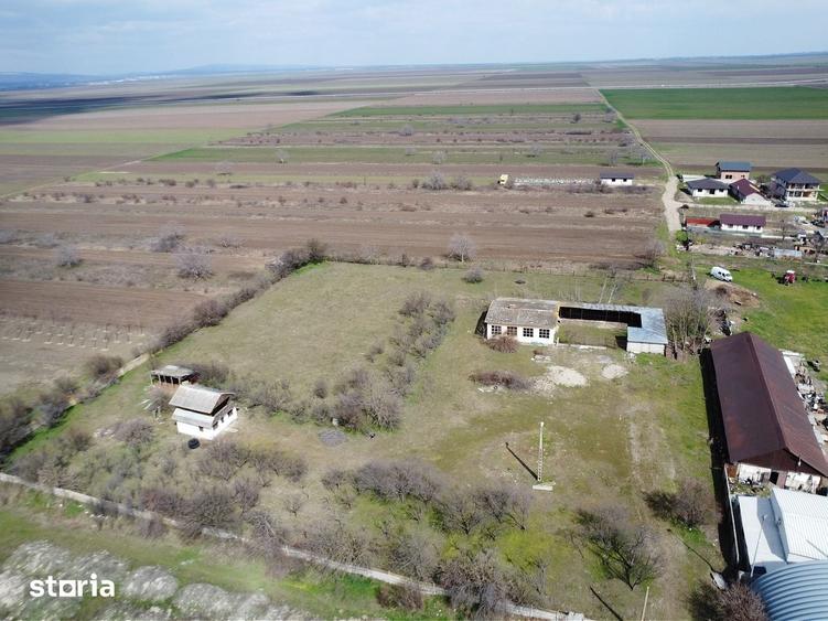 Teren de 3500 mp, în Vadu Pașii