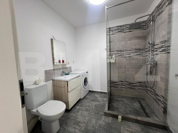 Apartament cu 2 camere semidecomandat, mobilat în Florești