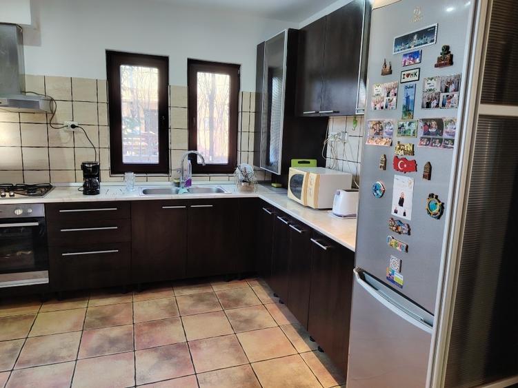 Casă individuală cu 4 camere cu Teren 500 Mp în Ostratu