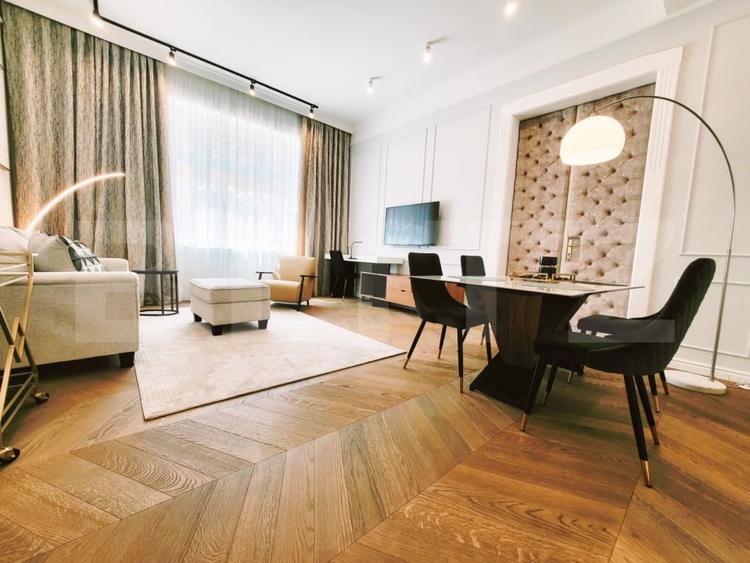 Apartament cu 3 camere semidecomandat, mobilat în Central