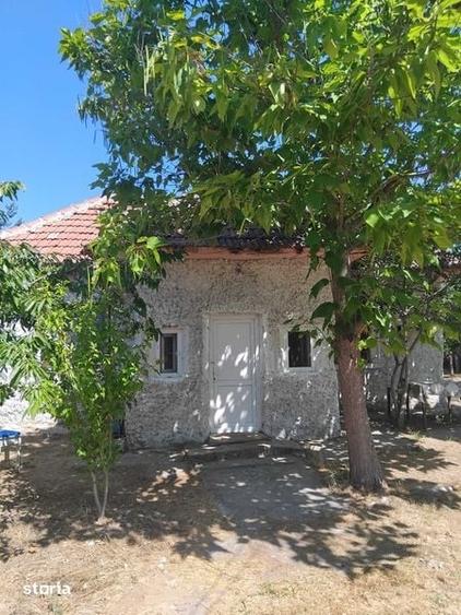 Casă cu 2 camere cu Teren 80 Mp în Central