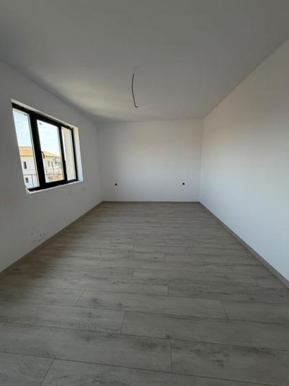 Duplex cu 5 camere cu Canalizare în Bragadiru