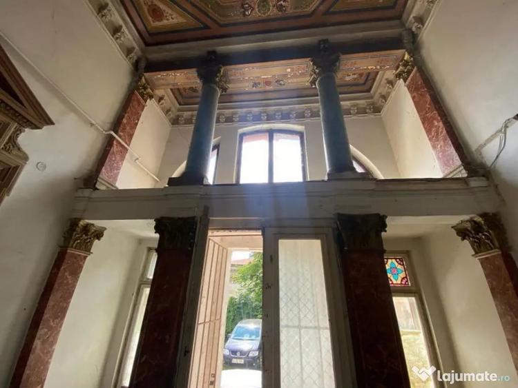 Casă cu 7 camere cu Teren 1206 Mp în Calea Călărașilor