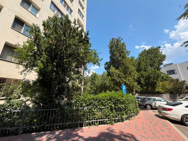 Apartament cu 2 camere decomandat în Titan