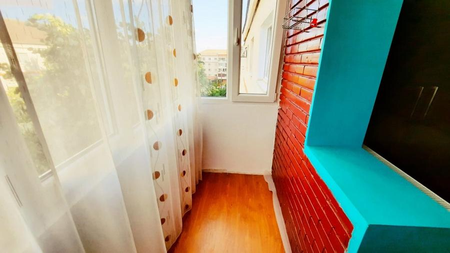Apartament cu 3 camere decomandat, mobilat în Mircea cel Bătrân