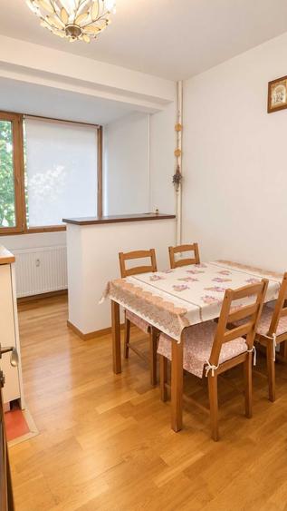 Apartament cu 3 camere semidecomandat în Câmpia Libertății