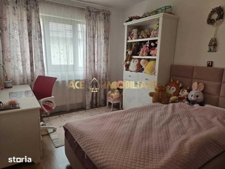 Casă cu 4 camere cu Canalizare în Popești-Leordeni