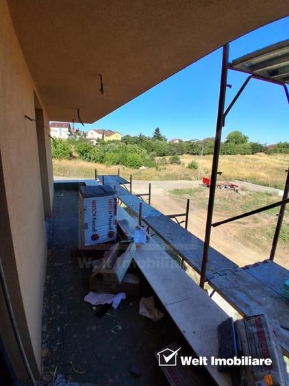Casă individuală cu 7 camere cu Canalizare în Dâmbul Rotund