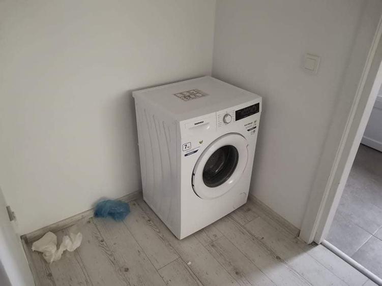 închiriez apartament cu o camera - 9