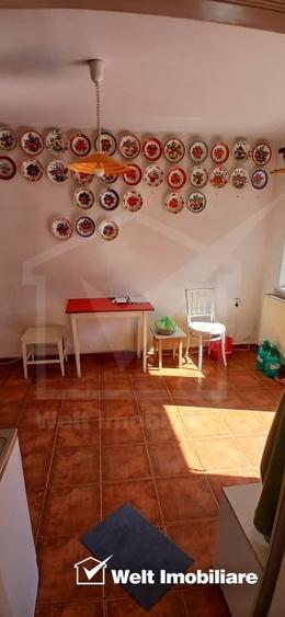 Casa in zona semicentrala, singur in curte, acces auto, spatiu mare de parcare - 1