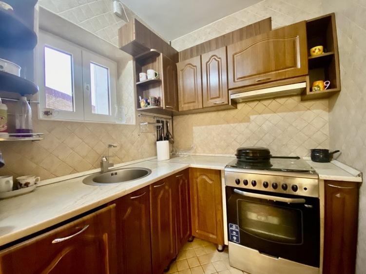 Urgent/Vânzare Casa/Vila, 4+ camere, teren 346 mp,  Targoviste, zona Micro 4 - 12