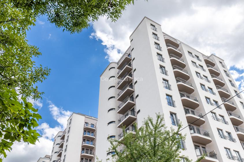 Garsoniera open space luminoasa, cu priveliste uimitoare in parcul Tineretului